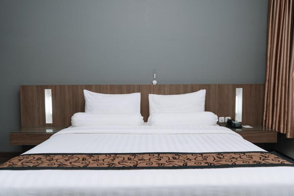 Anugrah Hotel סוקאבומי מראה חיצוני תמונה