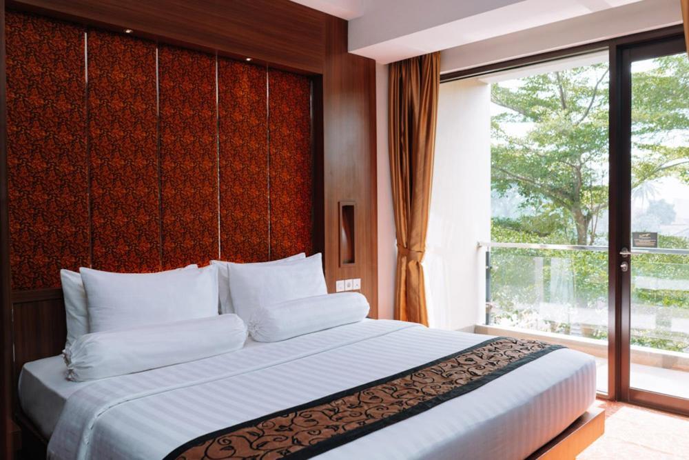 Anugrah Hotel סוקאבומי מראה חיצוני תמונה