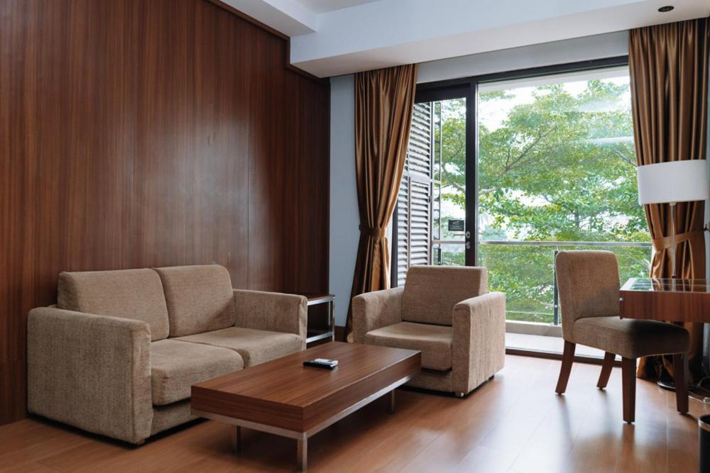 Anugrah Hotel סוקאבומי מראה חיצוני תמונה