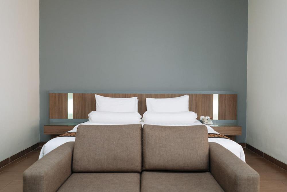 Anugrah Hotel סוקאבומי מראה חיצוני תמונה