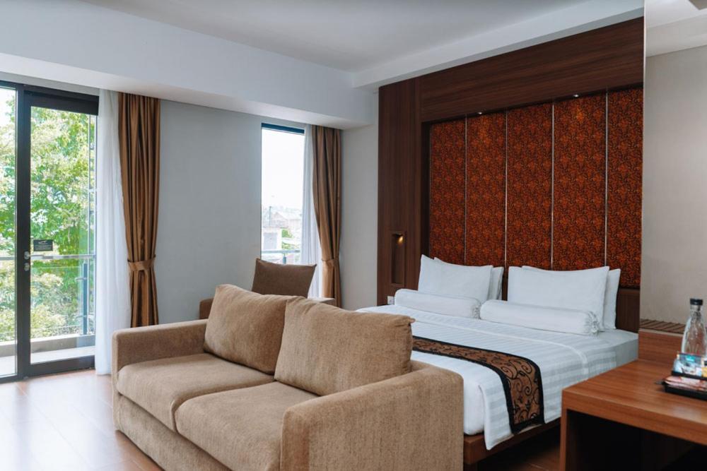 Anugrah Hotel סוקאבומי מראה חיצוני תמונה