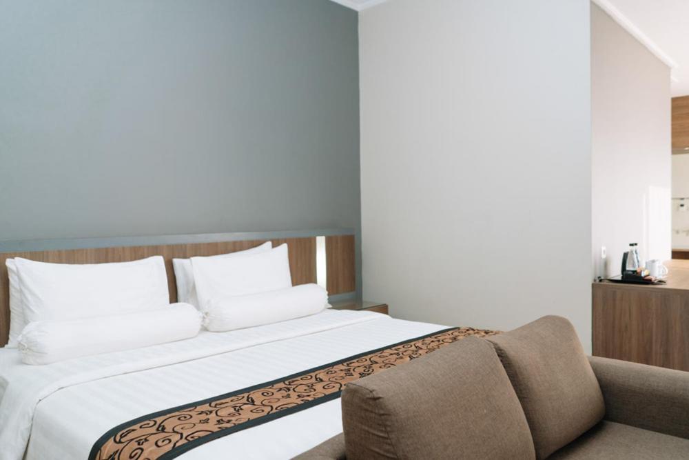 Anugrah Hotel סוקאבומי מראה חיצוני תמונה