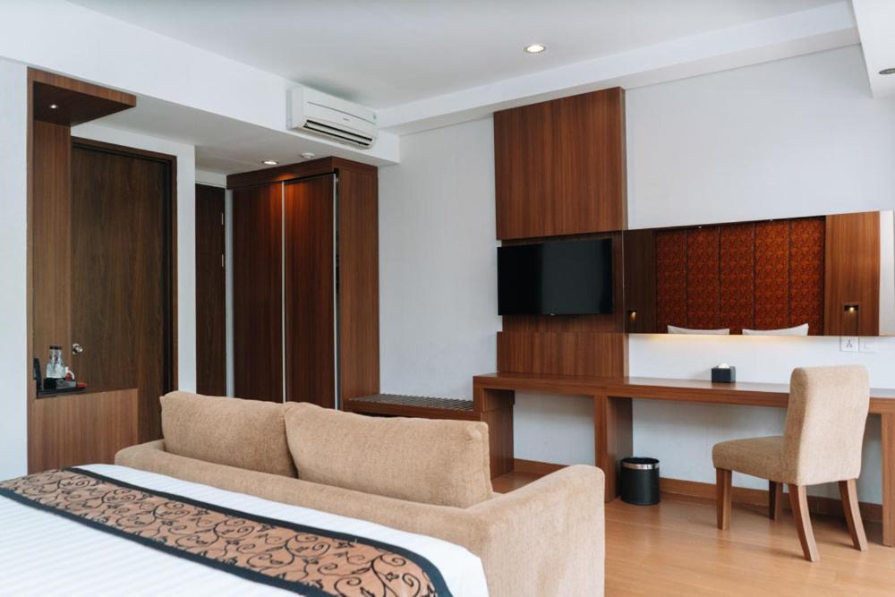 Anugrah Hotel סוקאבומי מראה חיצוני תמונה