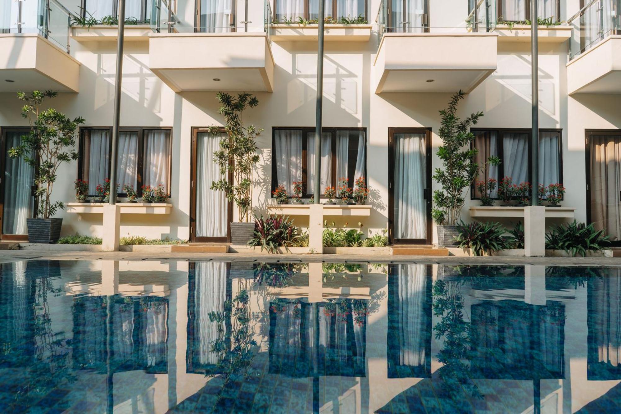 Anugrah Hotel סוקאבומי מראה חיצוני תמונה