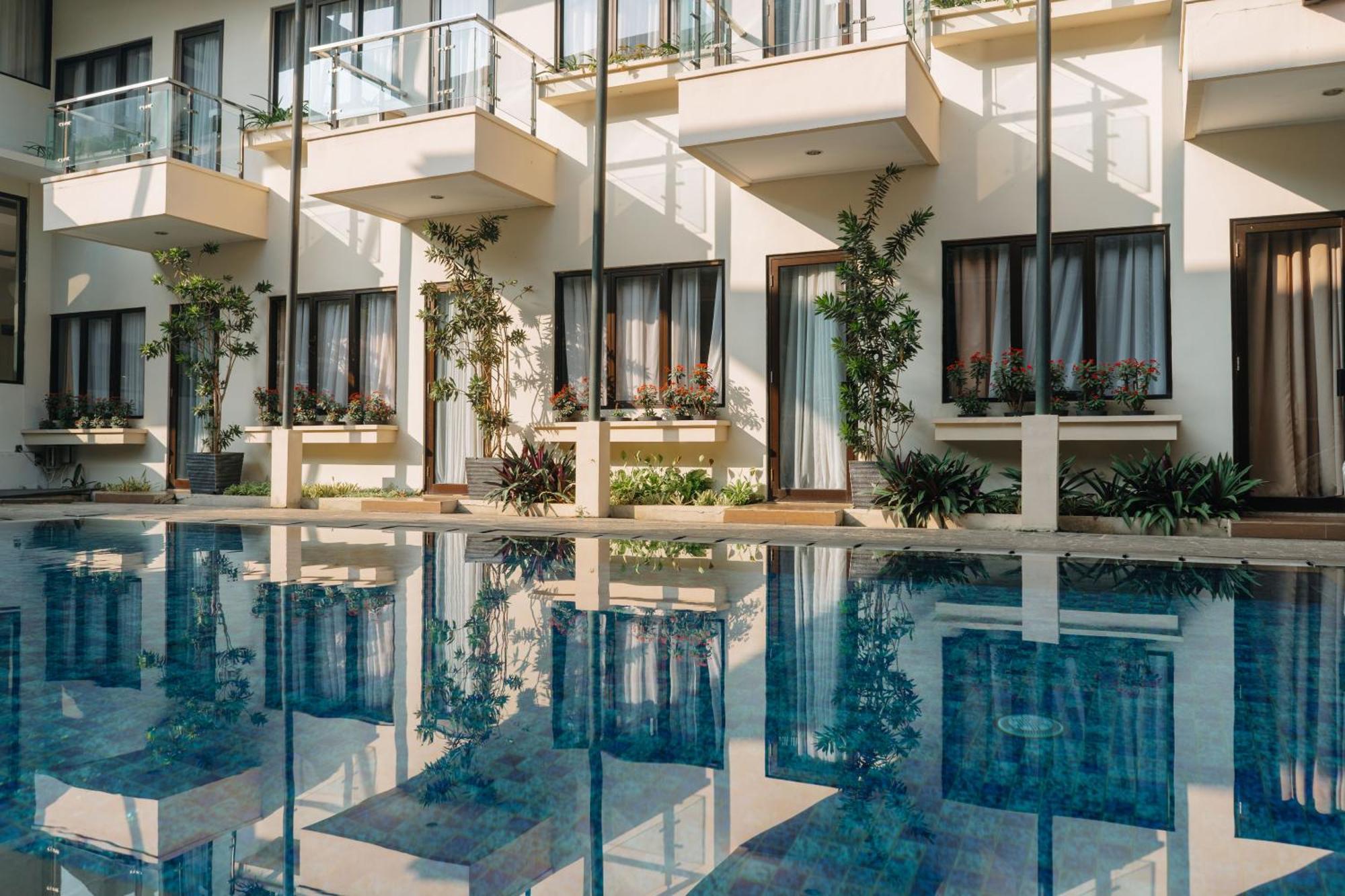 Anugrah Hotel סוקאבומי מראה חיצוני תמונה