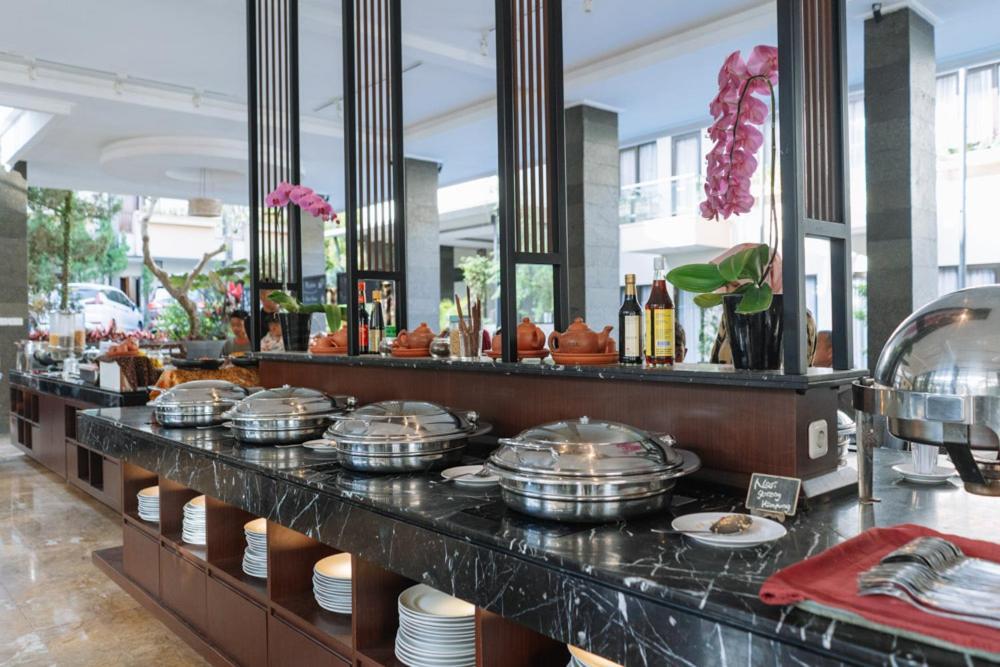 Anugrah Hotel סוקאבומי מראה חיצוני תמונה